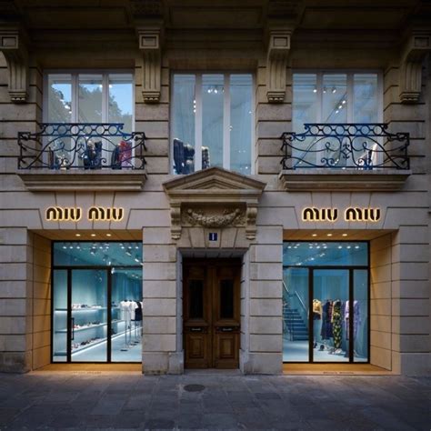 Miu Miu Stores und Geschäfte .